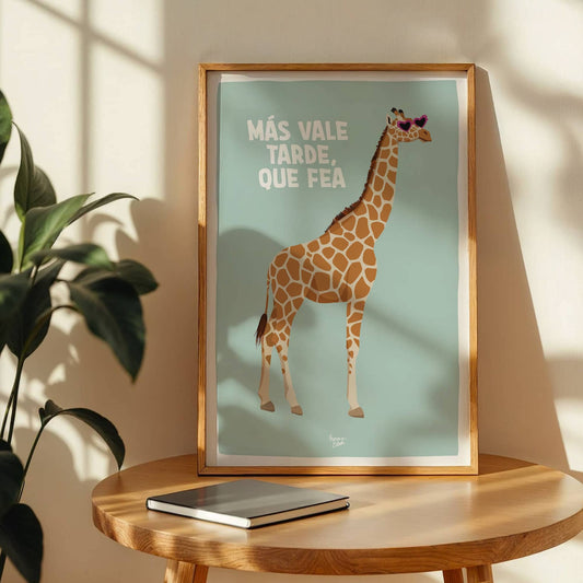 Lámina decorativa con jirafa y gafas de corazón rosa, ideal para decorar una habitación juvenil